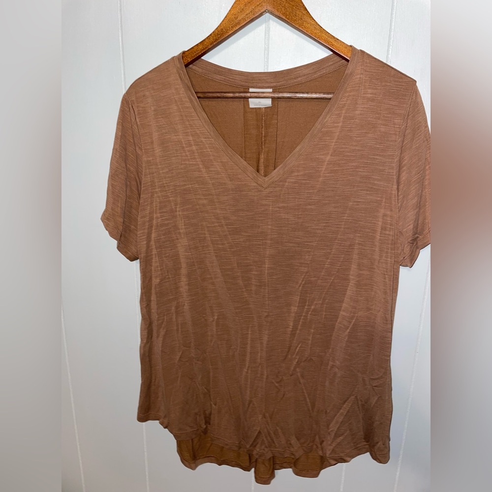Mustard v-neck tee